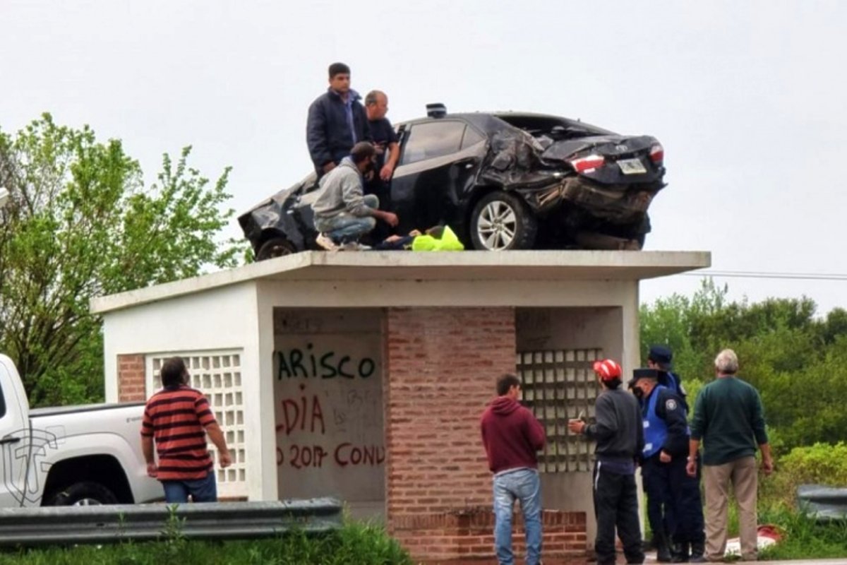 Ese  modelo de Corolla no posee ESP.