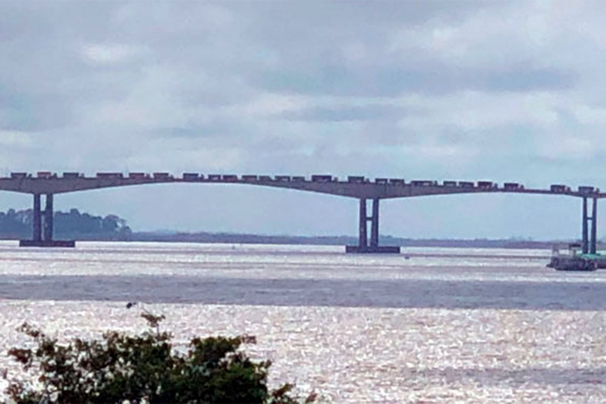 Los camiones en el Puente San Mart&iacute;n