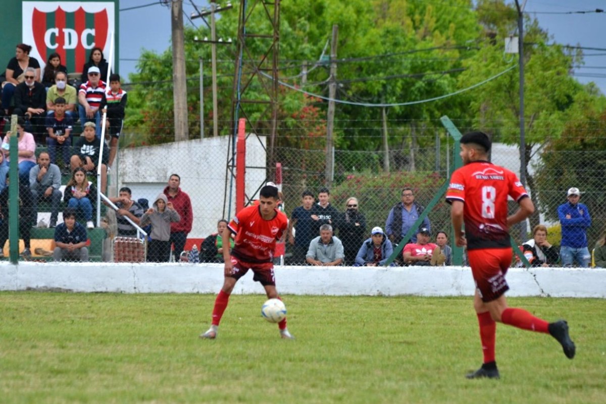 Maxi Rodr&iacute;guez abri&oacute; la goleada de Sauce.