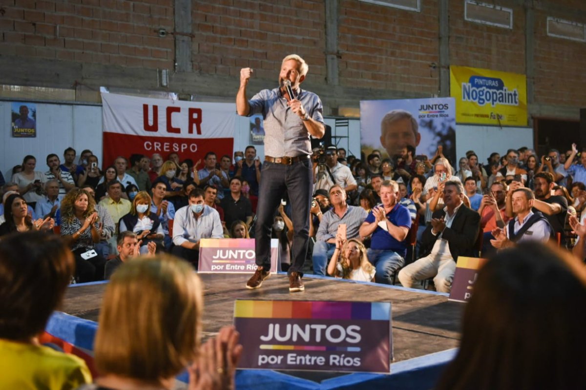 Frigerio encabez&oacute; el acto en Crespo.
