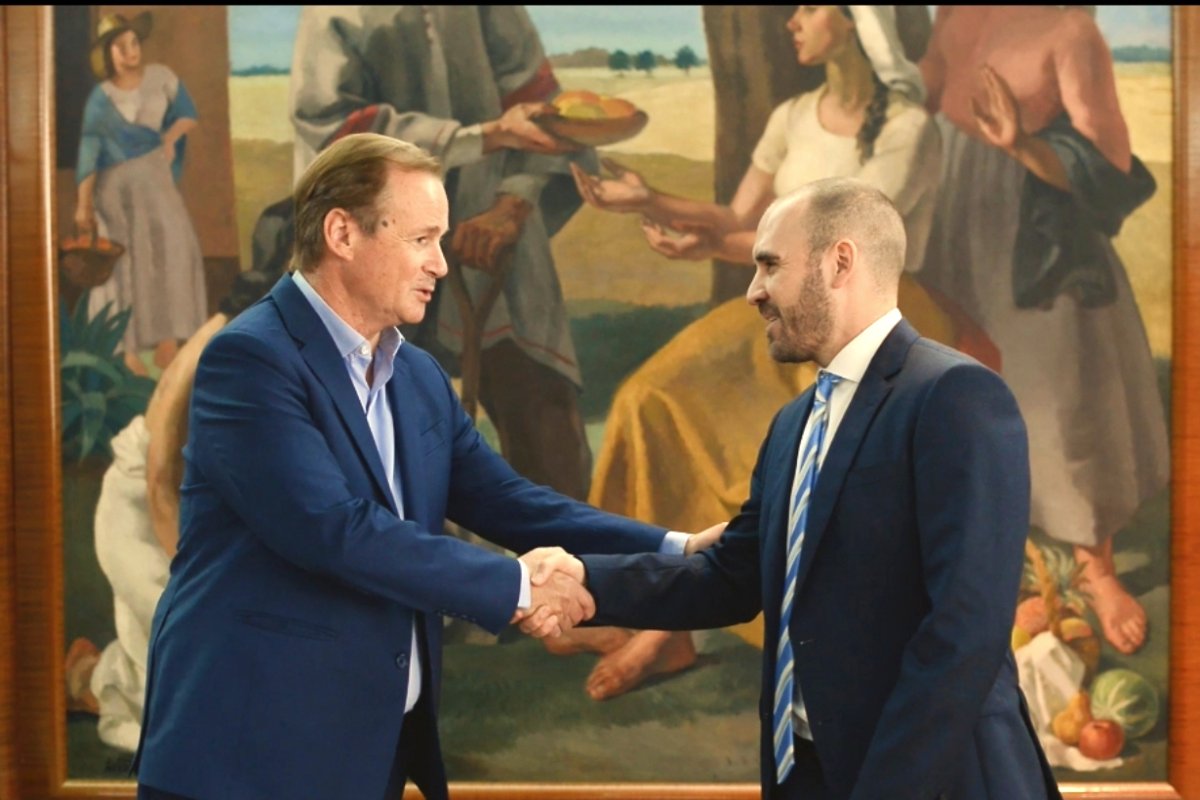 Bordet se mostr&oacute; en las redes con el ministro.