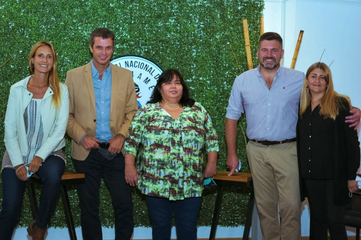 Cresto, la senadora Miranda y Gerardo Chapino.