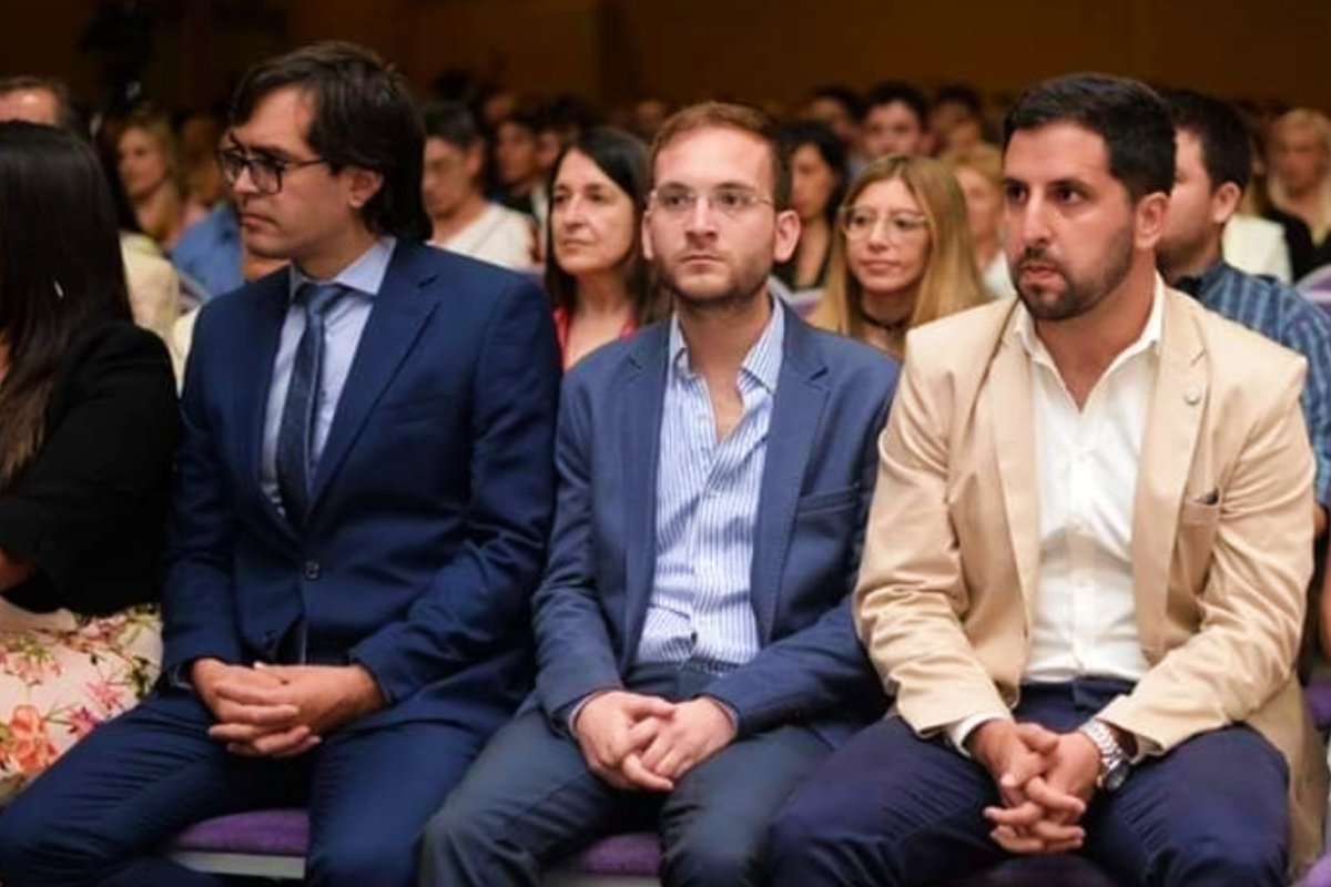 Gallo recibe r&eacute;plicas de Sastre y Dell`Olio.