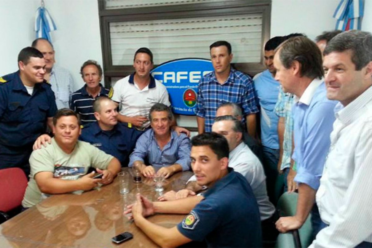 La foto del acuerdo con Urribarri