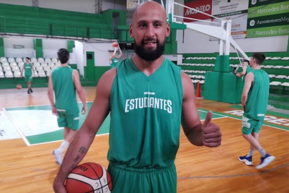&Aacute;lvarez espera debutar ante Ciclista.