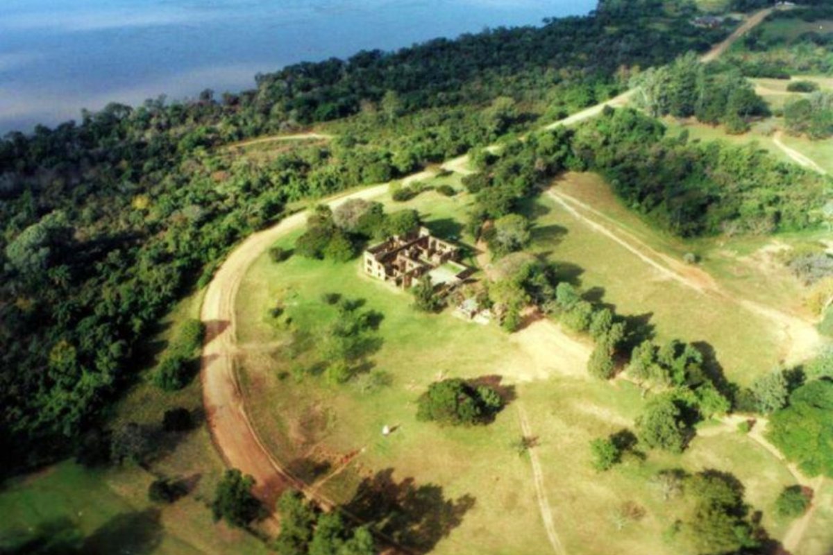 Parque San Carlos, a la vera del r&iacute;o Uruguay.