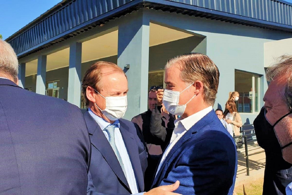 Bordet con Piaggio, juntos en la inauguraci&oacute;n.
