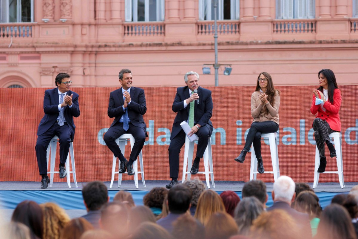 El presidente present&oacute; el proyecto, este lunes.
