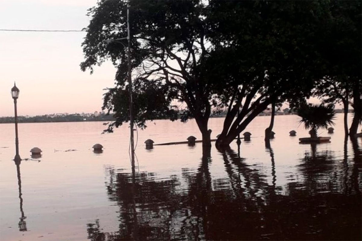 La costanera de Paso de los Libres, bajo el agua