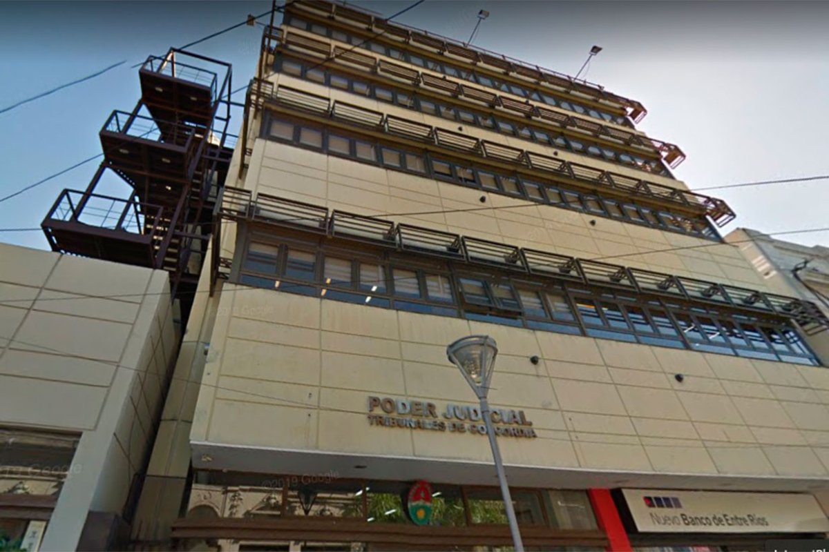 Los tribunales de Mitre 26-28