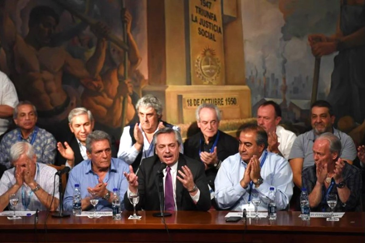 Alberto Fern&aacute;ndez en la CGT (Maximiliano Luna)