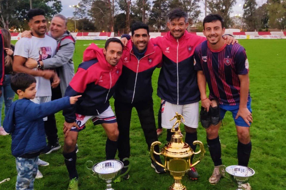 Campeones: Vercellino, S&aacute;nchez, Mi&ntilde;o y Ram&iacute;rez.