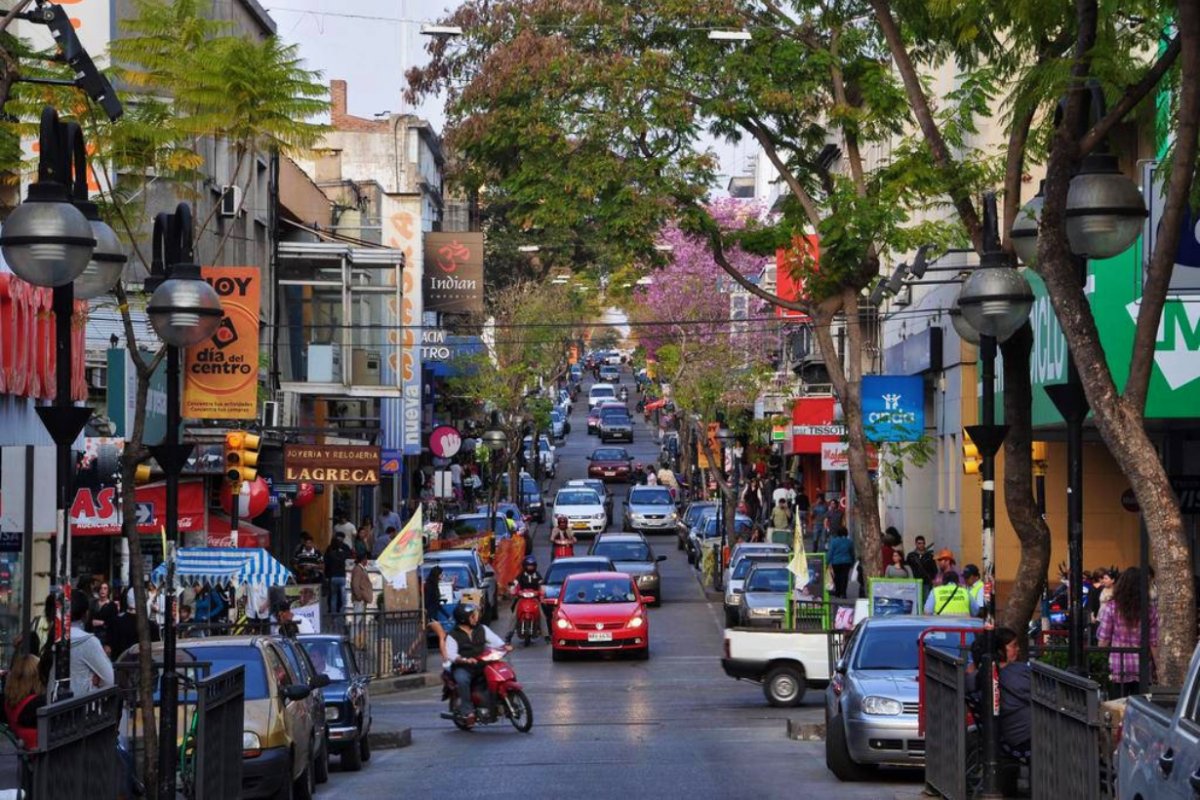 El centro de Salto, sobre calle Uruguay.