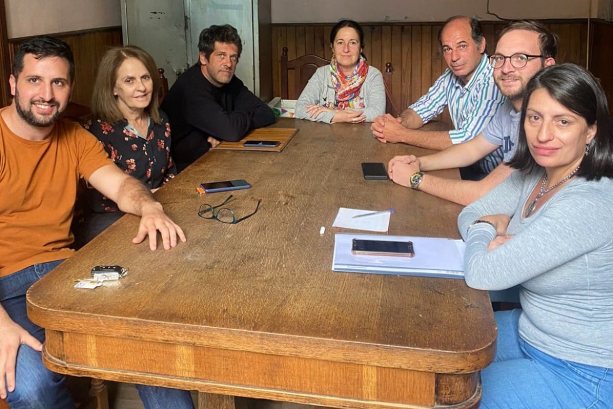 Caminal y L&oacute;pez con los concejales de JxC.