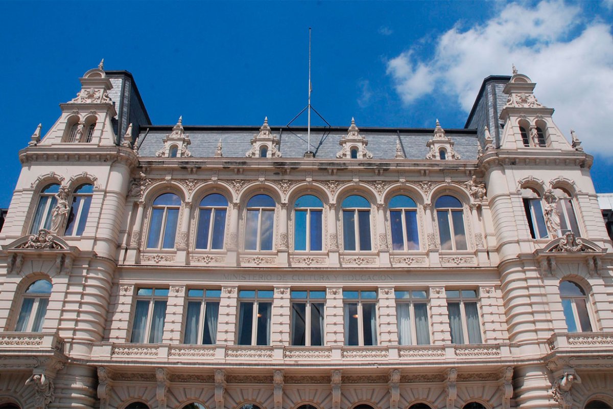 Palacio Sarmiento, ministerio de educaci&oacute;n