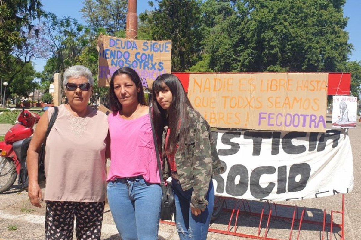 Roc&iacute;o - en el medio - no est&aacute; conforme con la pena