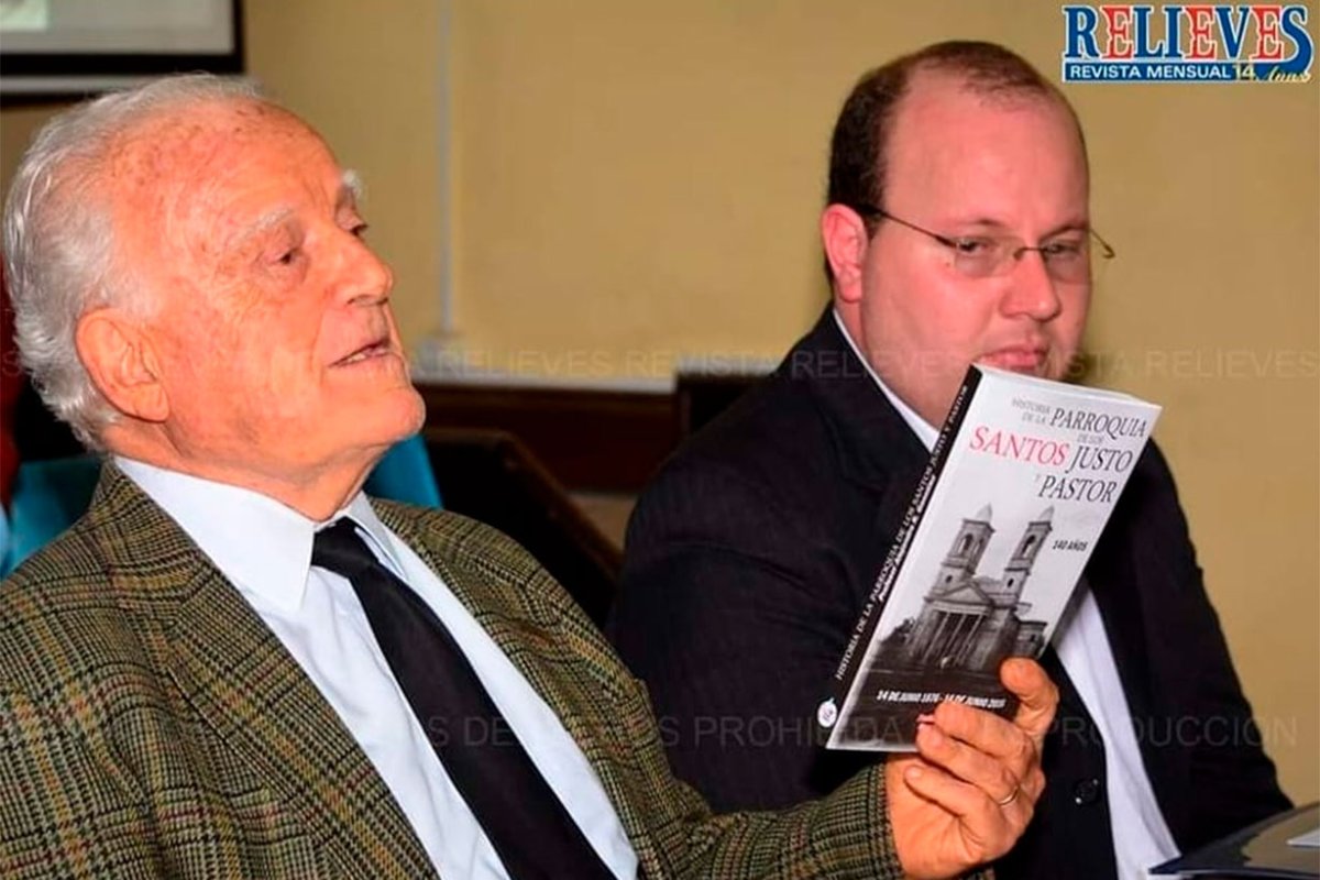 El doctor Maxit con el profesor Gonz&aacute;lez Pav&oacute;n