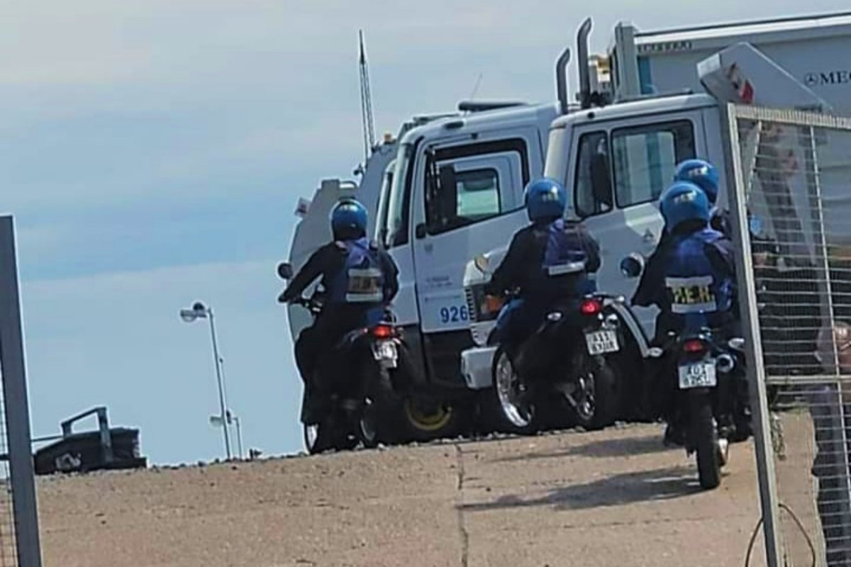 Paran&aacute;: hubo polic&iacute;as en dependencias municipales.