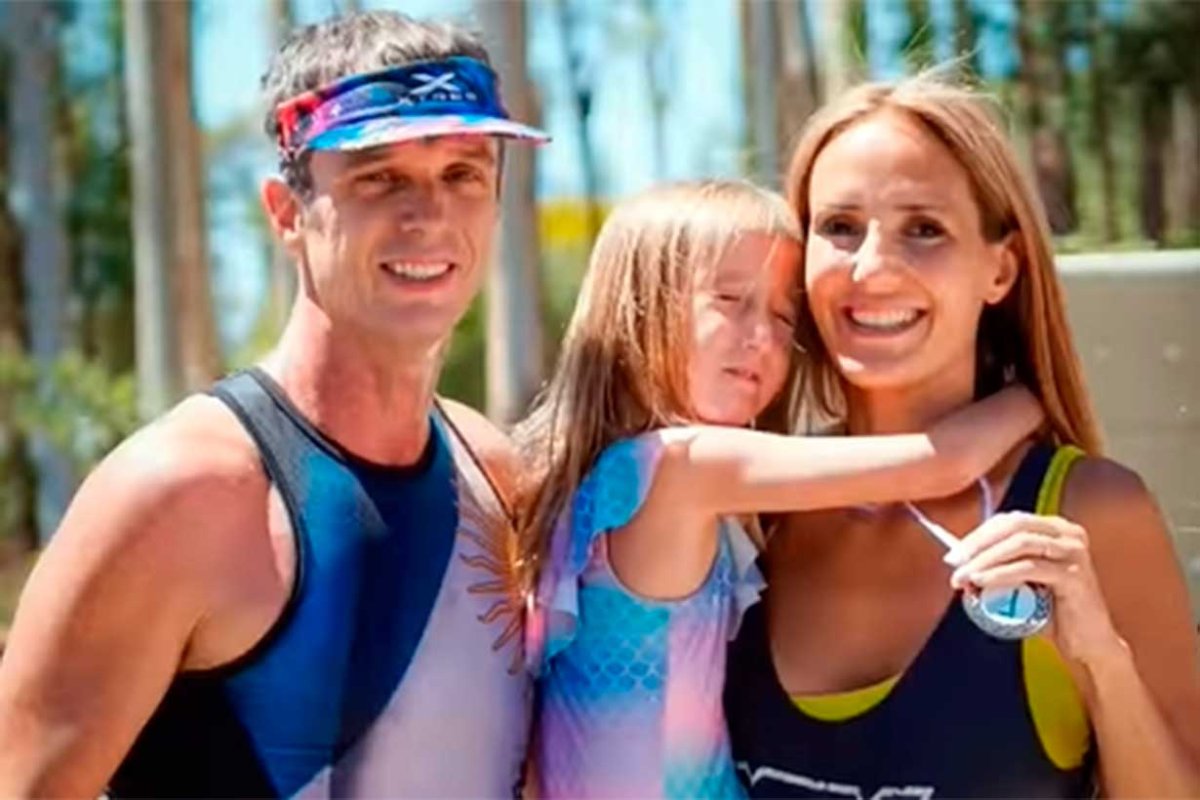 El intendente, con su esposa y una de sus hijas