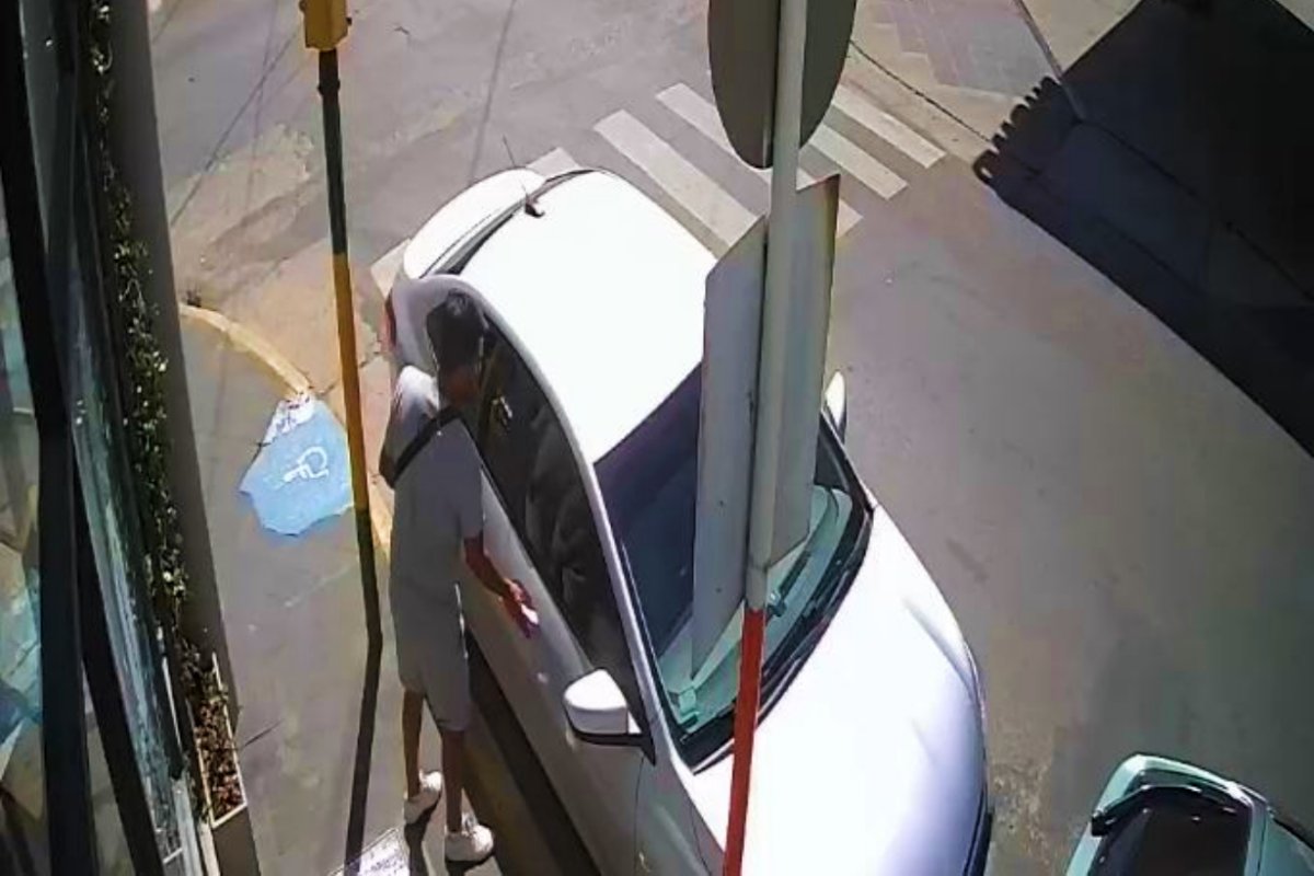 As&iacute; operaba (video c&aacute;mara de seguridad).