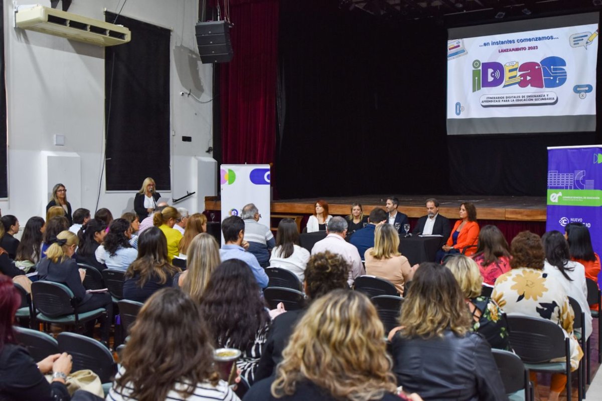 Acto junto a vocales del CGE.