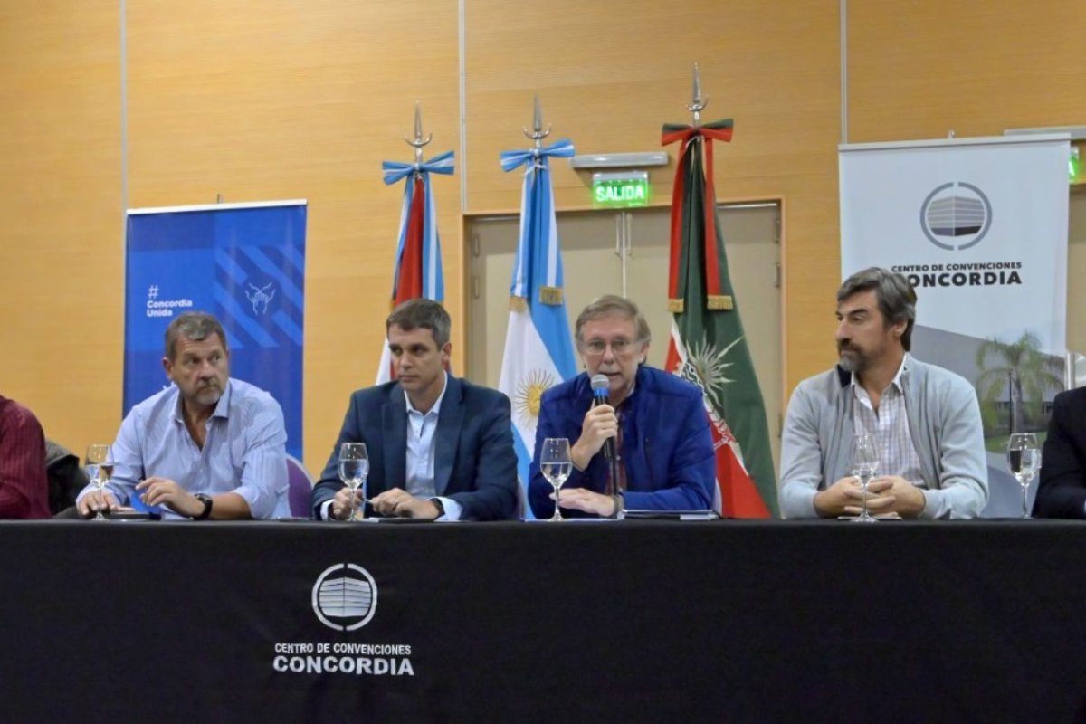Bahillo junto a Cresto, Giano y Gay en Concordia.