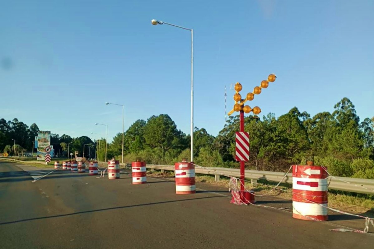 El tr&aacute;nsito, desviado preventivamente (foto: EER).