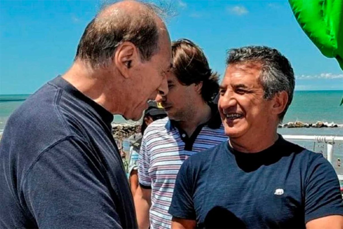 Zaffaroni con Urribarri en el parador de Mardel