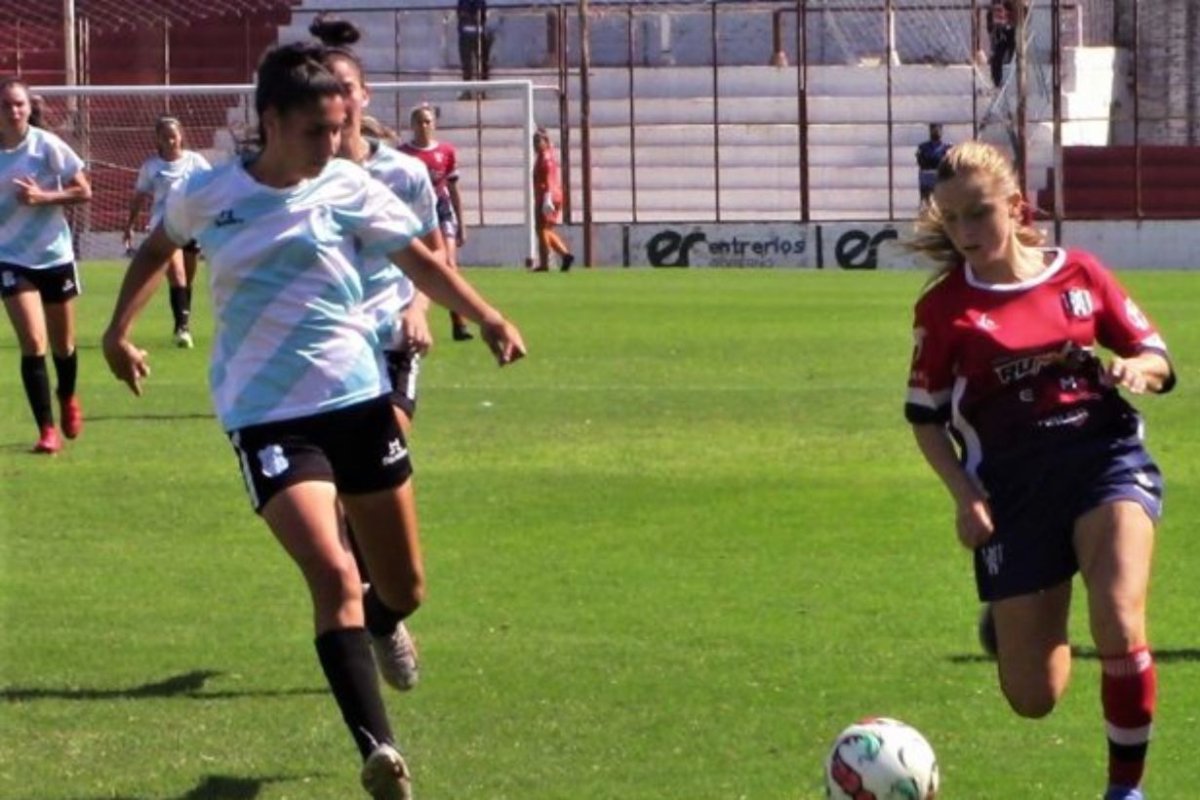 De Archivo: f&uacute;tbol femenino en Paran&aacute;.