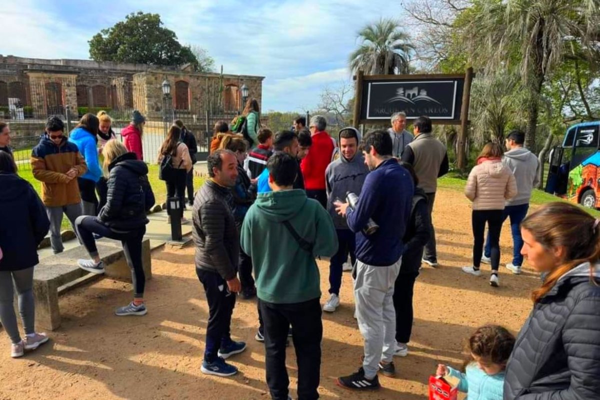 Turistas en el Castillo San Carlos.