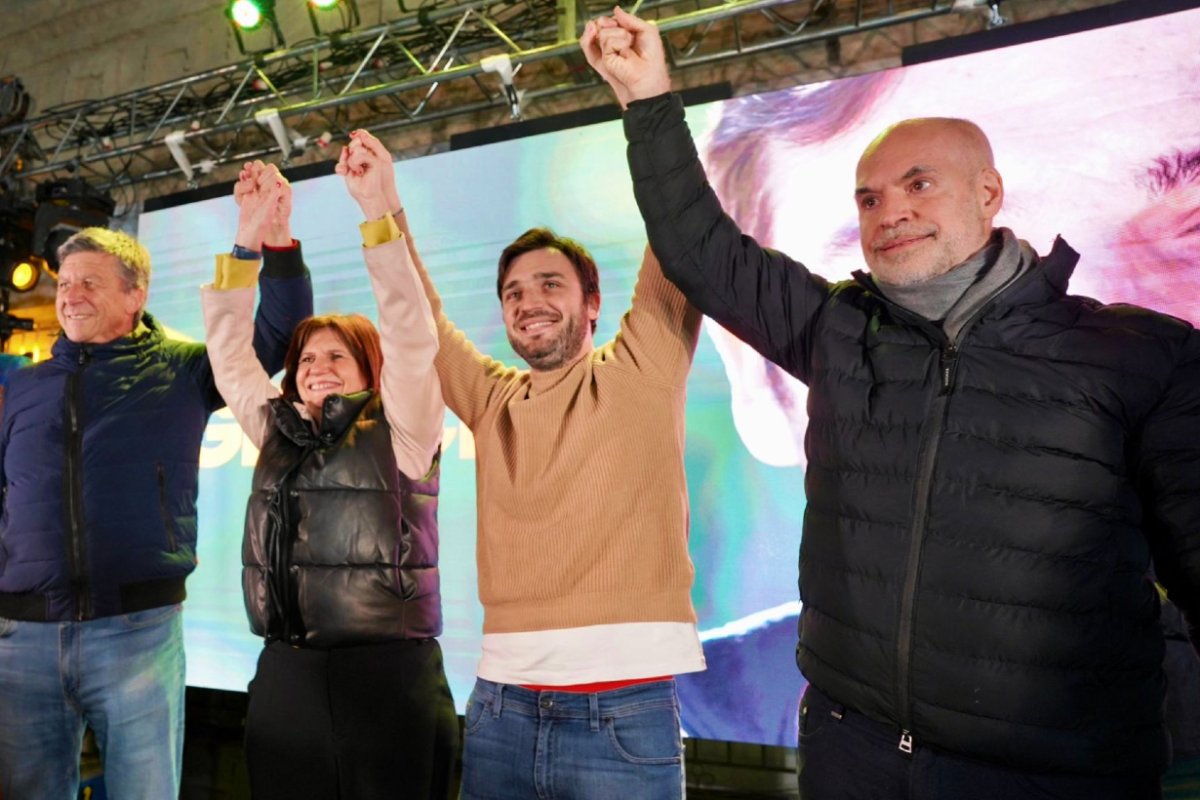 Torres celebr&oacute; con Bullrich y Rodr&iacute;guez Larreta.