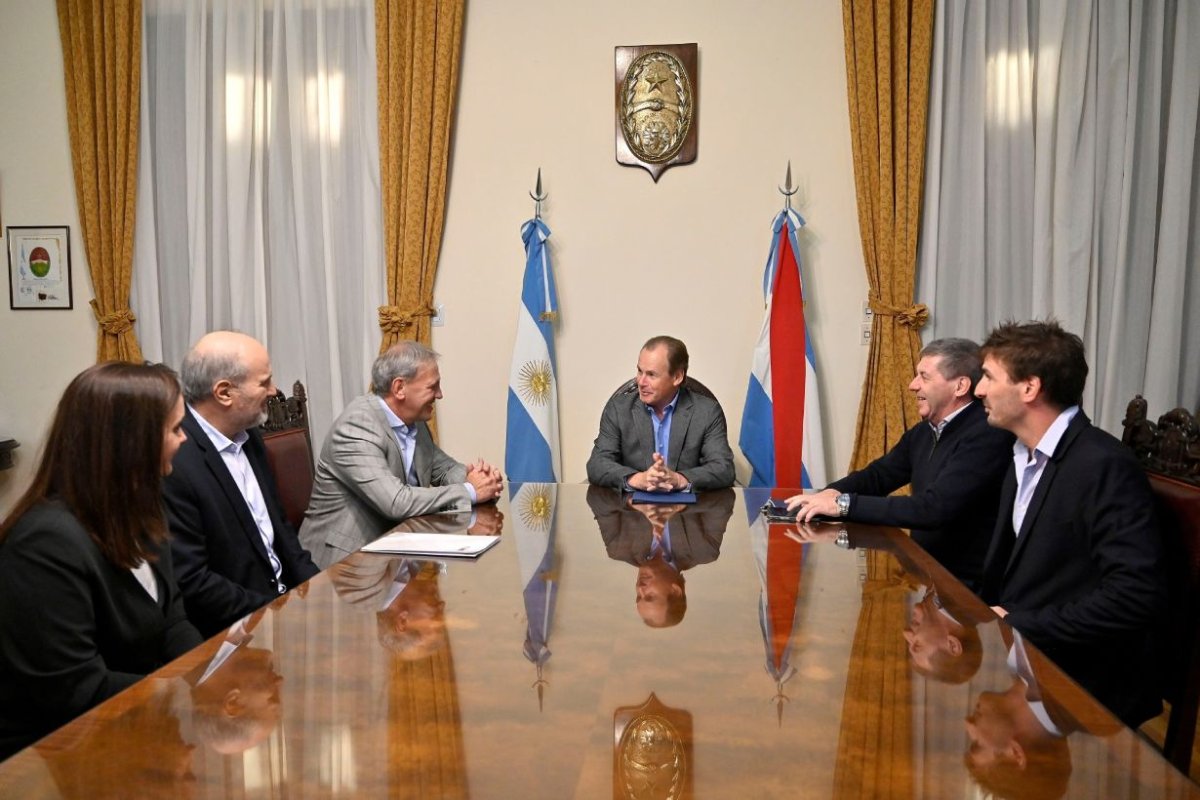 Bordet y autoridades de UIER.
