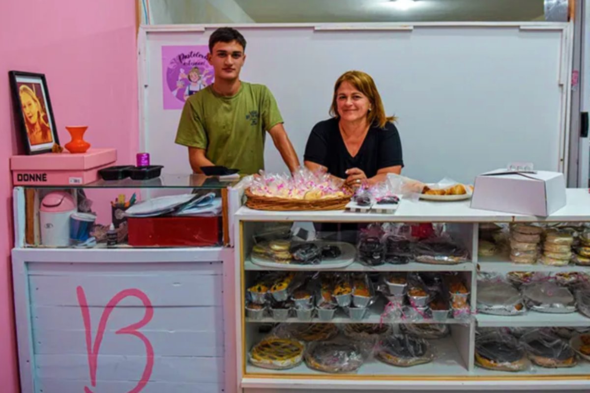 La foto de Brenda, en un cuadro sobre el mostrador