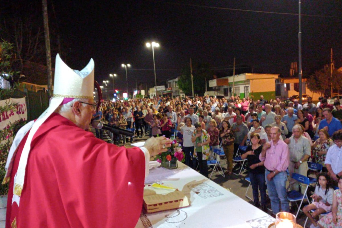 Monse&ntilde;or presidi&oacute; la misa en parroquia Del Valle.