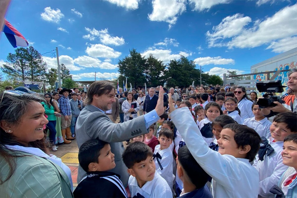 Mientras, Lacalle Pou estuvo en Salto