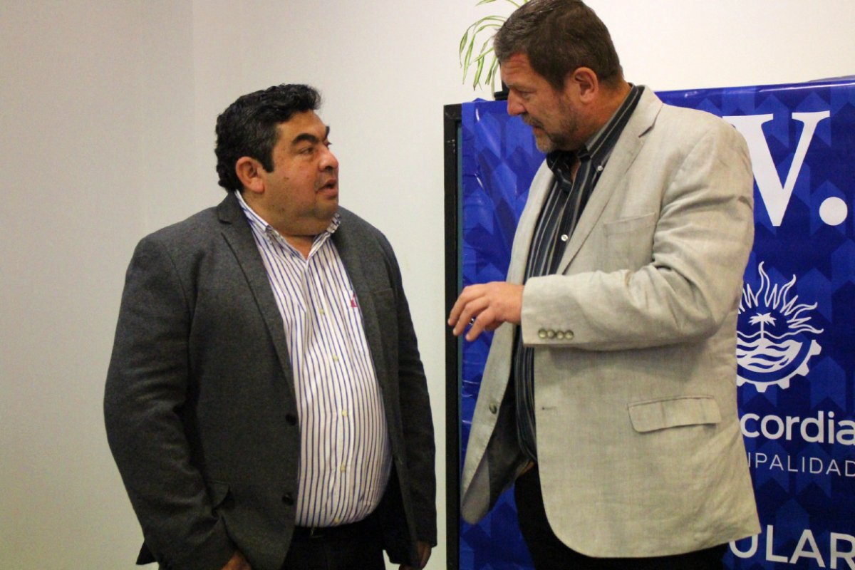 Mendieta, candidato a concejal, con Gay.