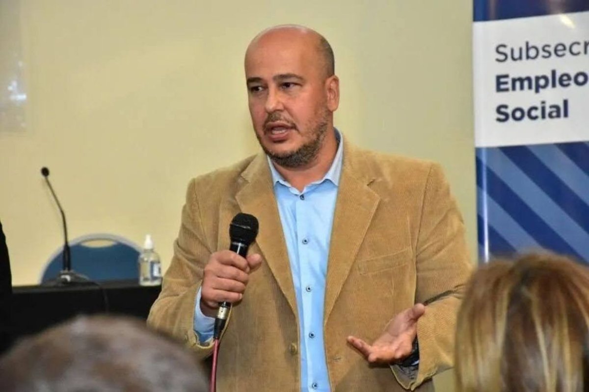 El secretario Guillermo Satal&iacute;a M&eacute;ndez.