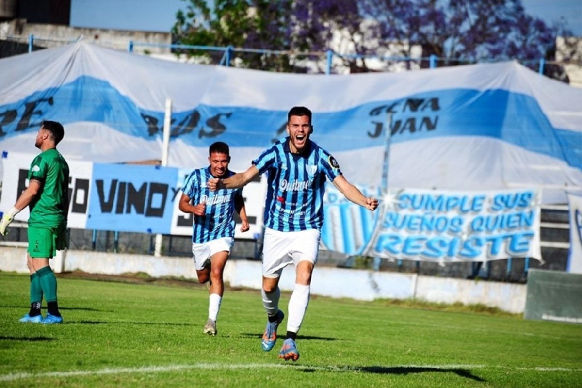 Juventud Unida festej&oacute; (Foto Radio M&aacute;xima)