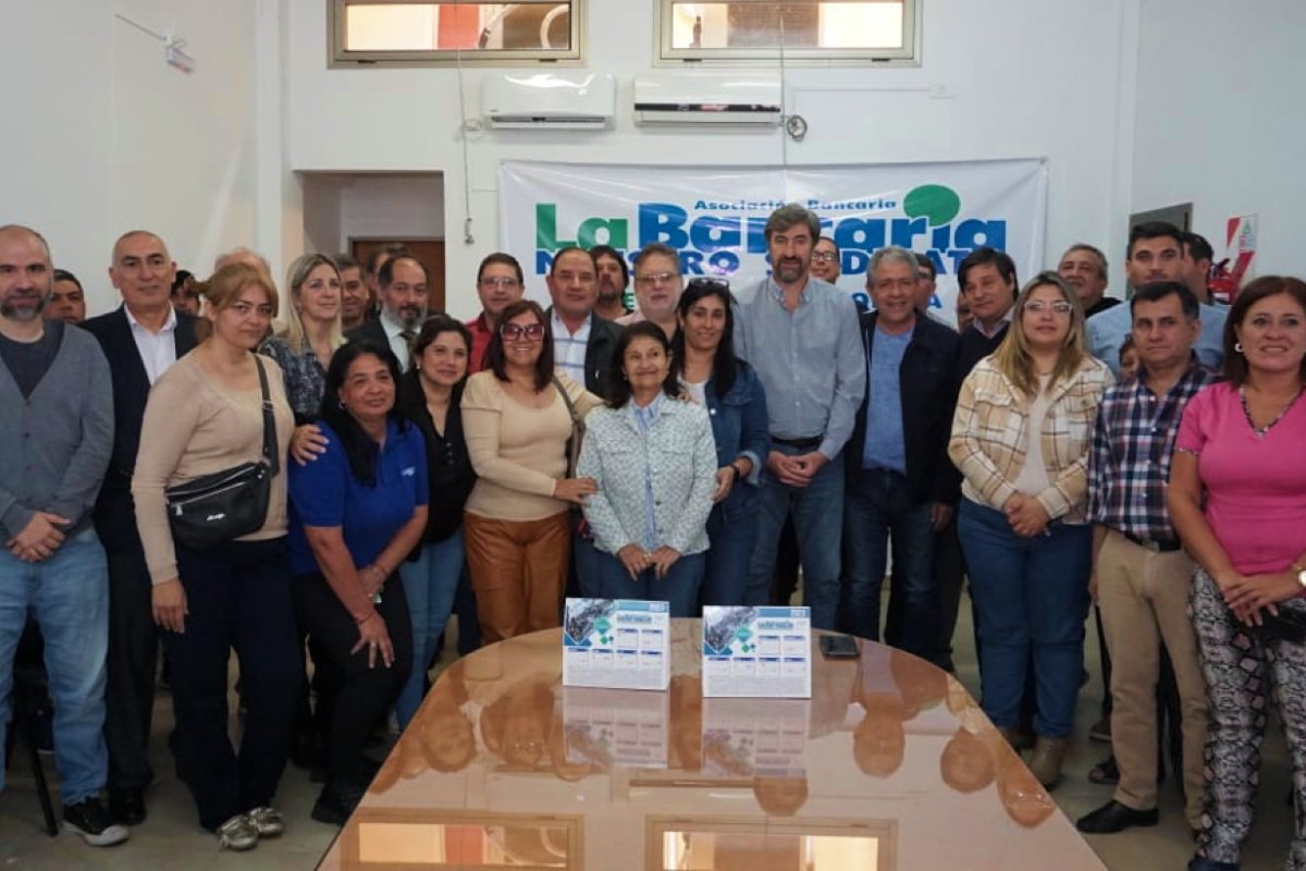 Algunos de los firmantes de la carta de apoyo.