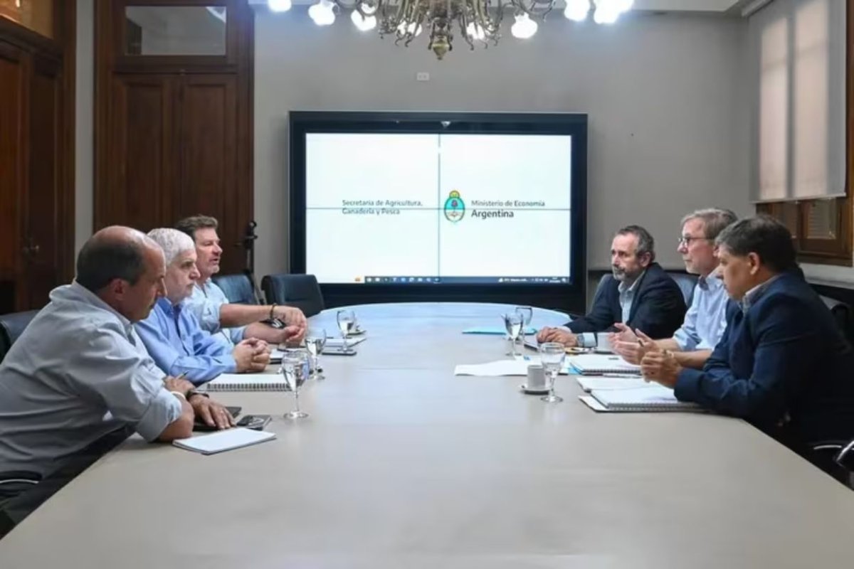 La reuni&oacute;n de transici&oacute;n.