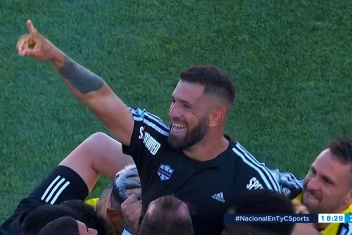 El concordiense hizo un gol hist&oacute;rico para Riestra