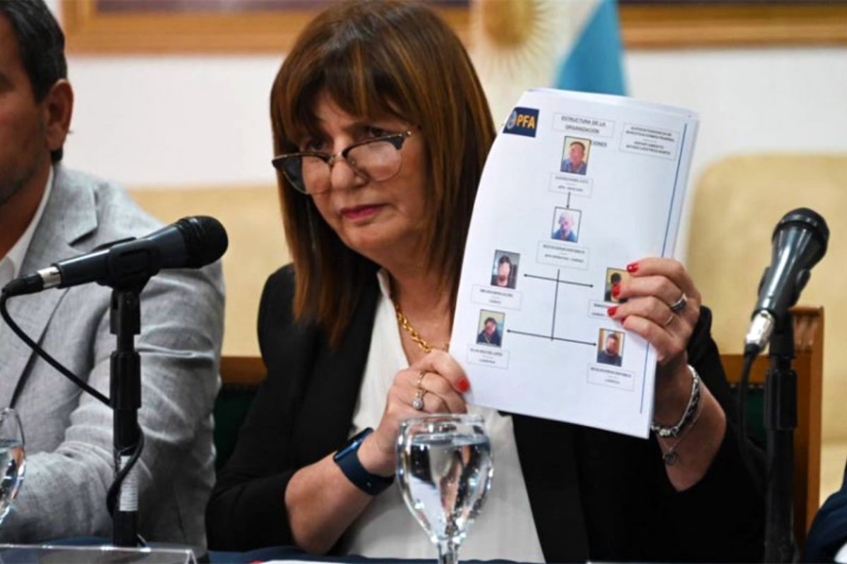 Bullrich mostr&oacute; c&oacute;mo se integraba la banda.
