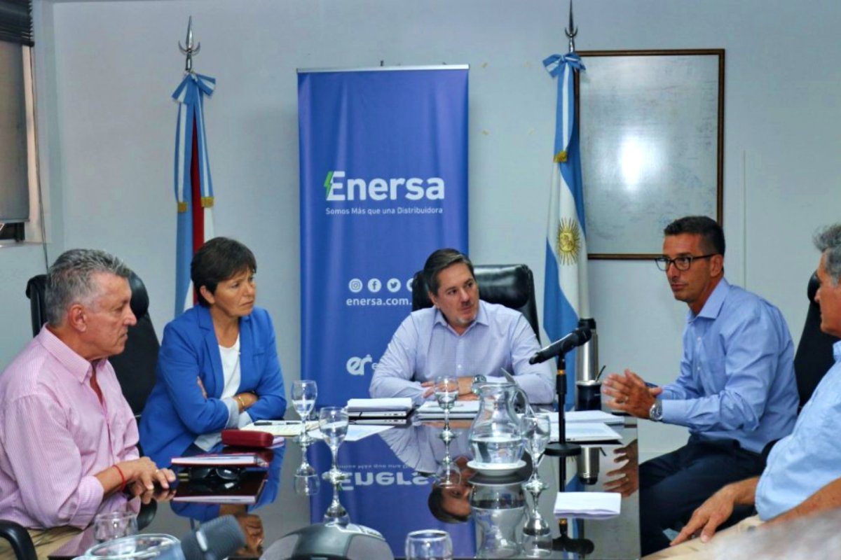 Zacar&iacute;as, en una reuni&oacute;n de gesti&oacute;n el&eacute;ctrica.