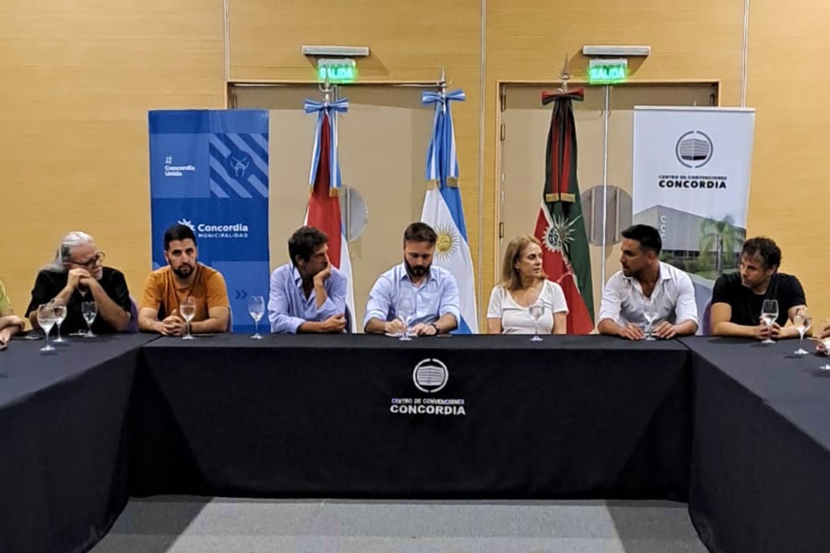 Azcu&eacute; encabez&oacute; la reuni&oacute;n del Ente de Carnaval.