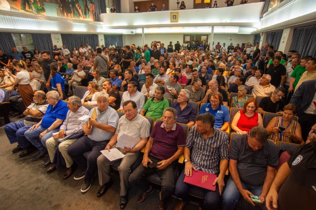 Dirigentes presentes en el Plenario Nacional.