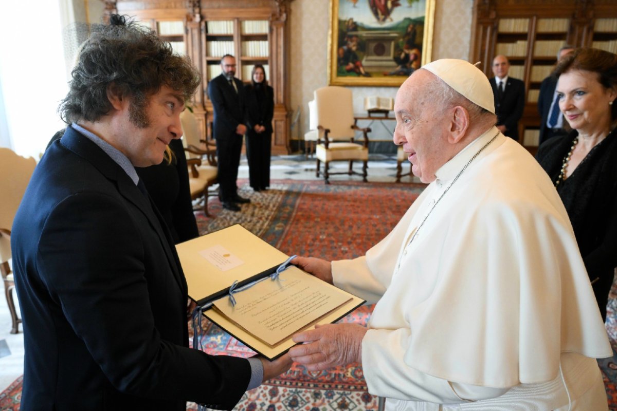 Milei con Francisco, en febrero de 2024.