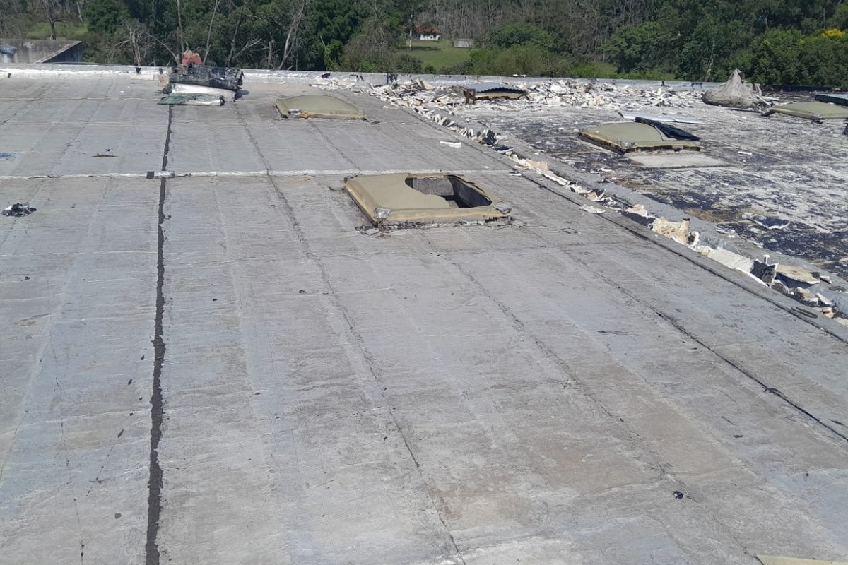 La v&iacute;ctima reparaba el techo y cay&oacute; al vac&iacute;o.