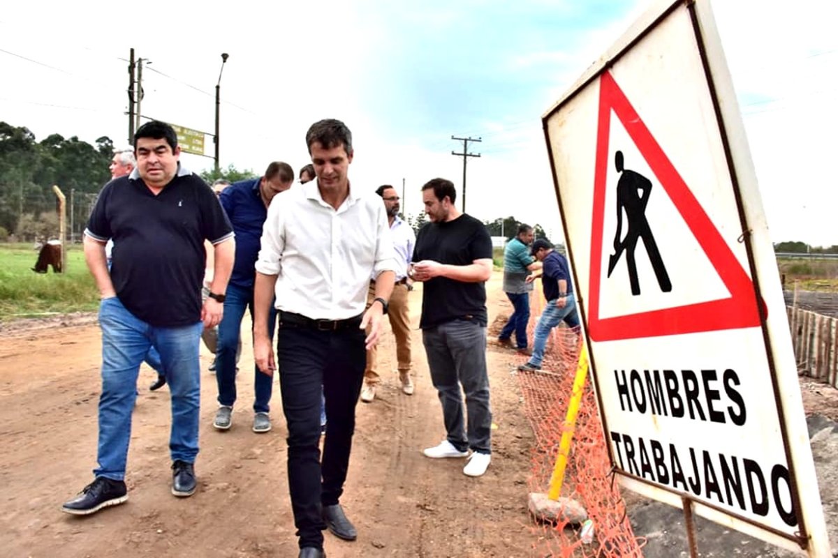 Jorge Mendieita, al lado de Enrique Cresto