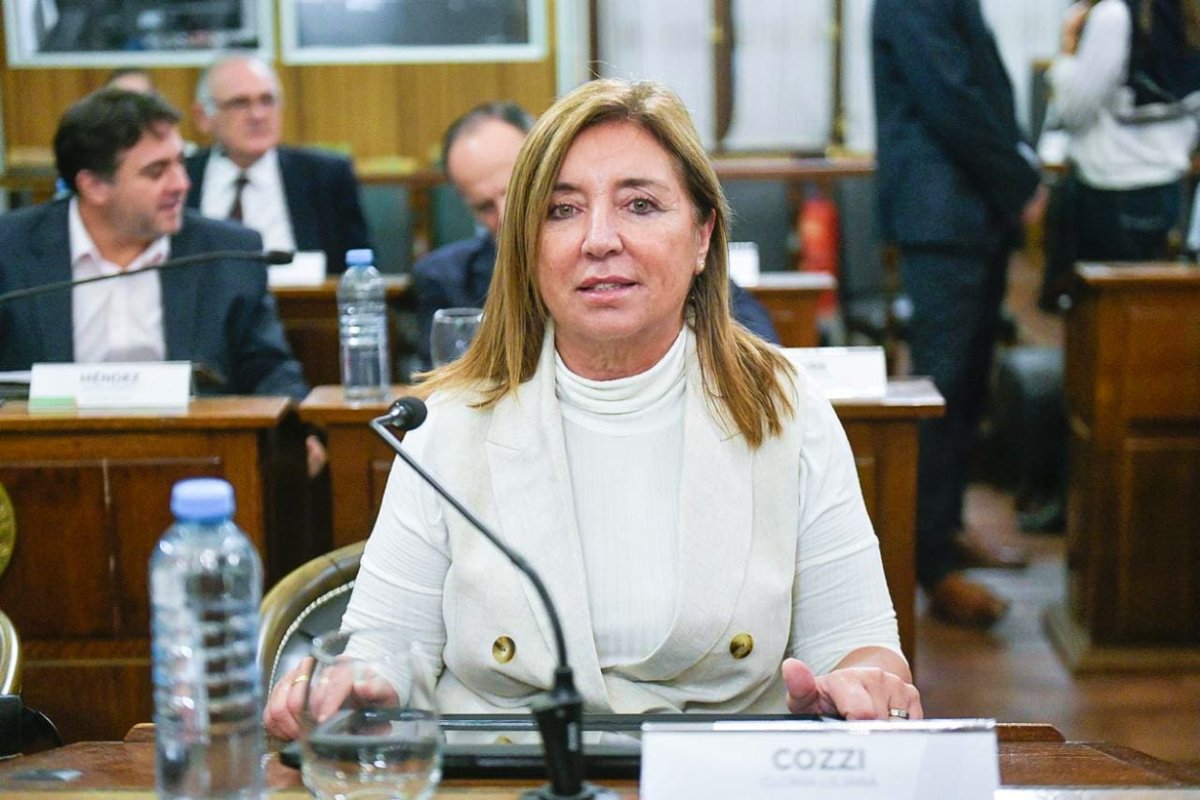 Gloria Cozzi, conocida como Cielo Espejo.