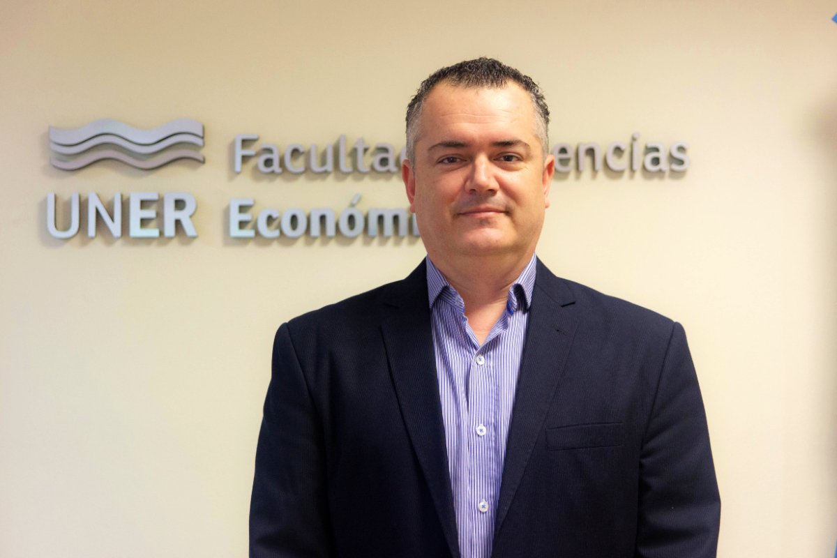 Sebasti&aacute;n P&eacute;rez, decano de la Facultad en Paran&aacute;.